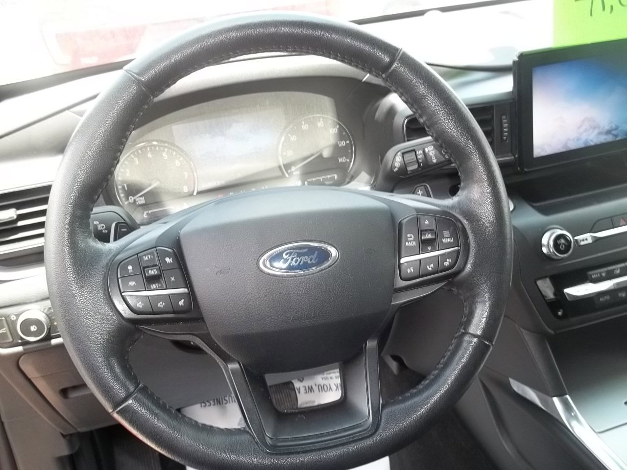 Used 2020 Ford Explorer XLT w/ Equipment Group 202A AWD/4WD image 5