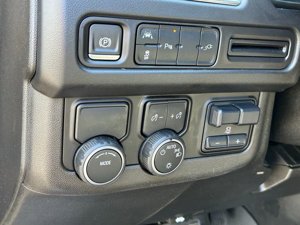 Used 2022 Chevrolet Suburban LT w/ Max Trailering Package image 51