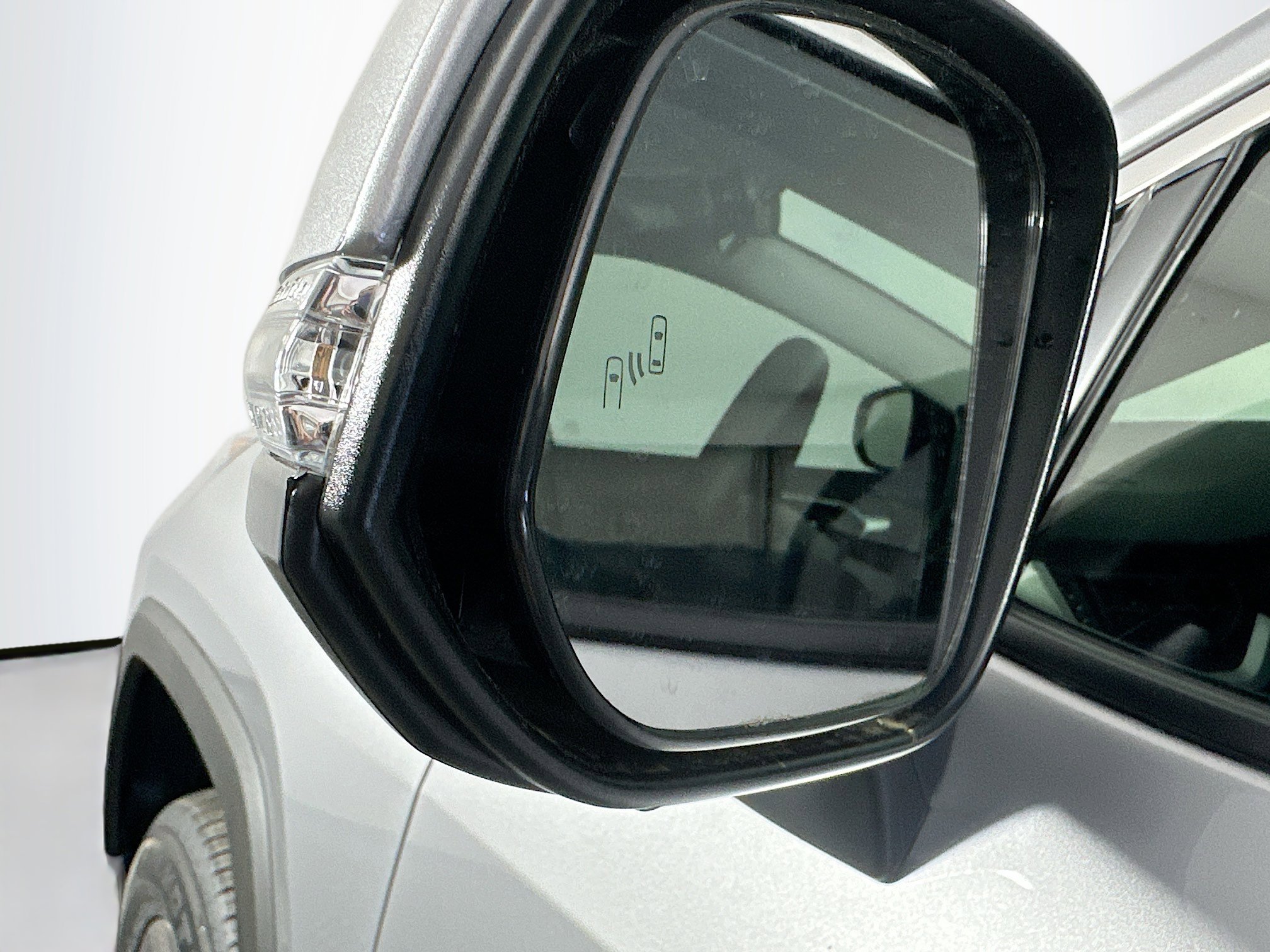 Used 2025 Toyota RAV4 XLE w/ Convenience Package image 16