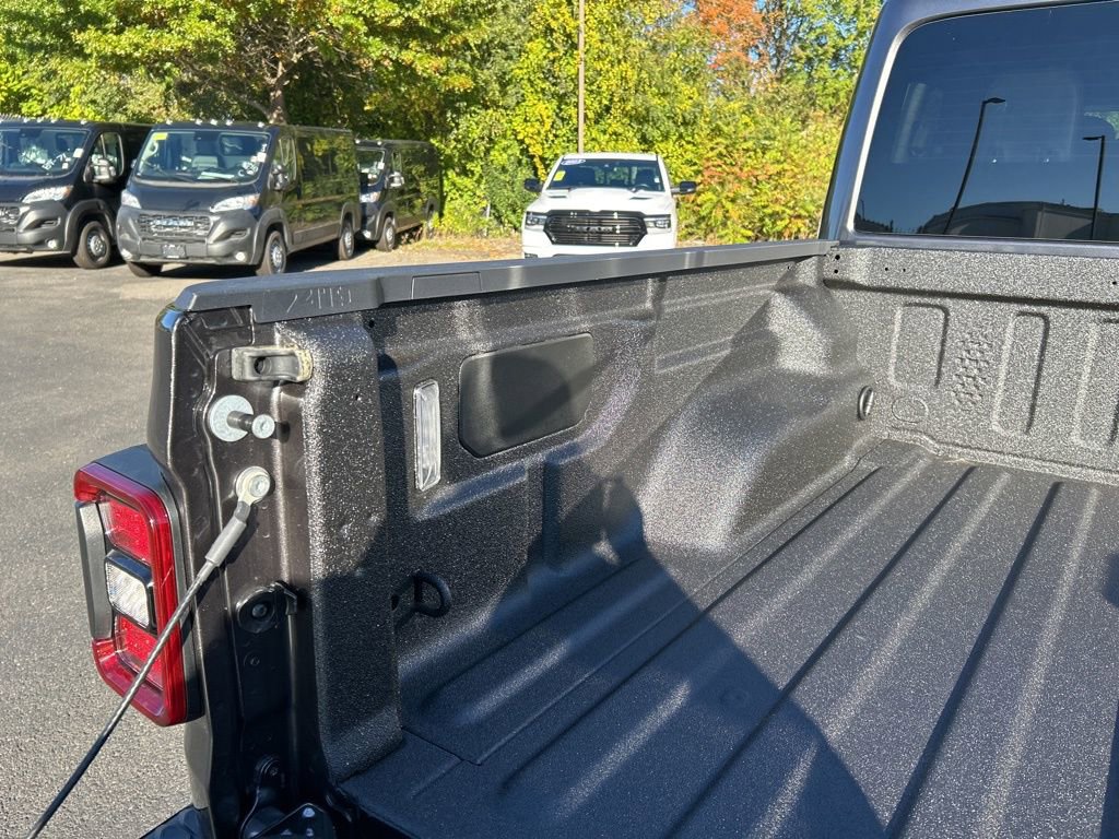 New 2025 Jeep Gladiator Rubicon image 13