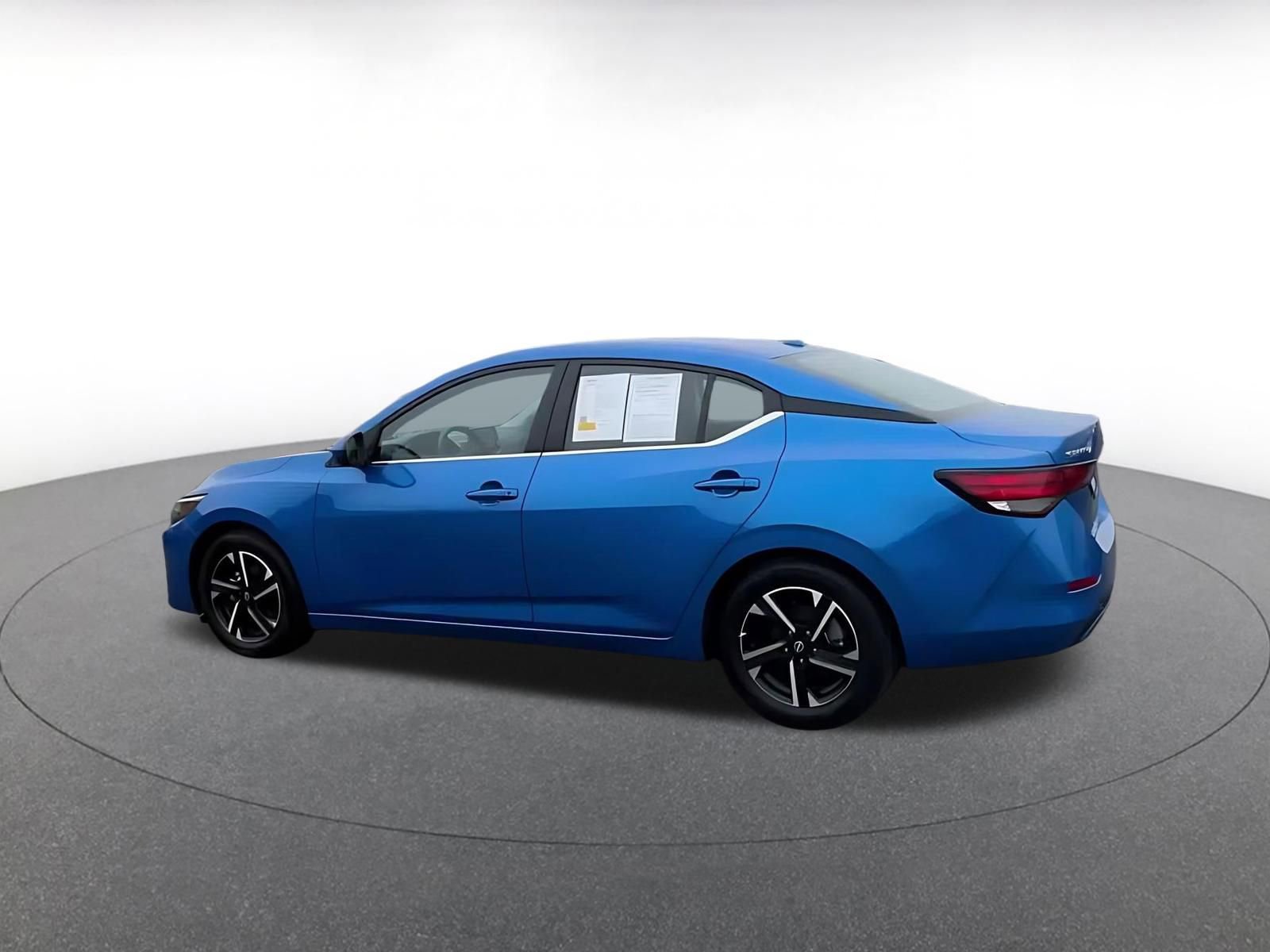 Used 2025 Nissan Sentra SV FWD image 10