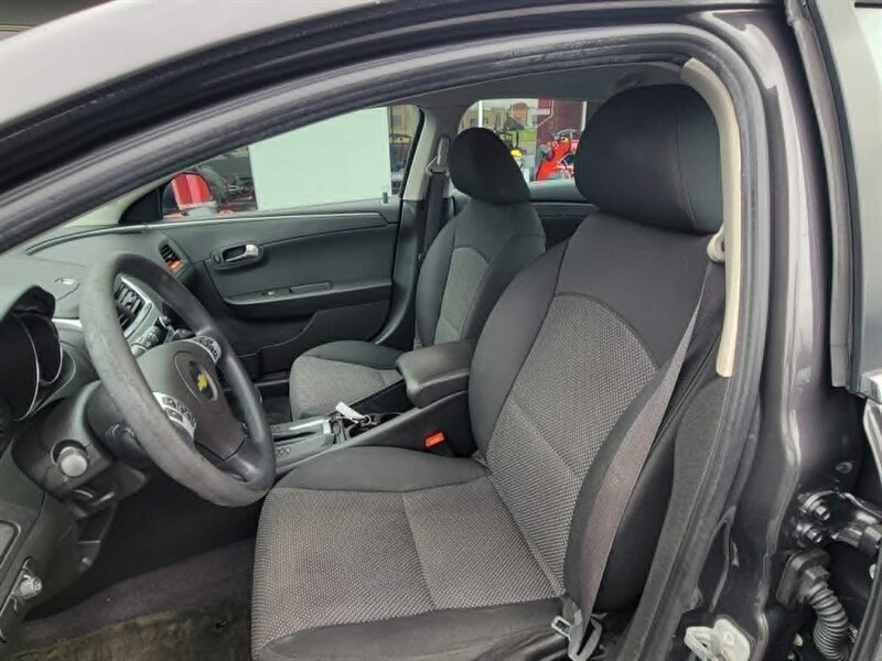 Used 2010 Chevrolet Malibu LT w/ Power Convenience Package FWD image 14