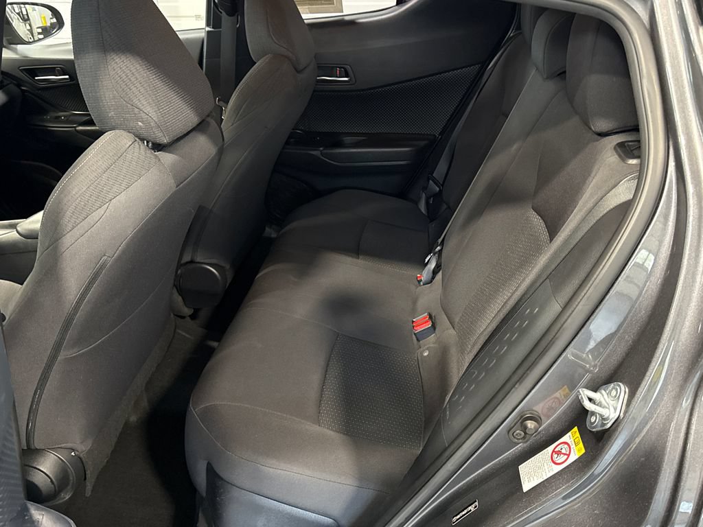 Used 2018 Toyota C-HR XLE FWD image 8