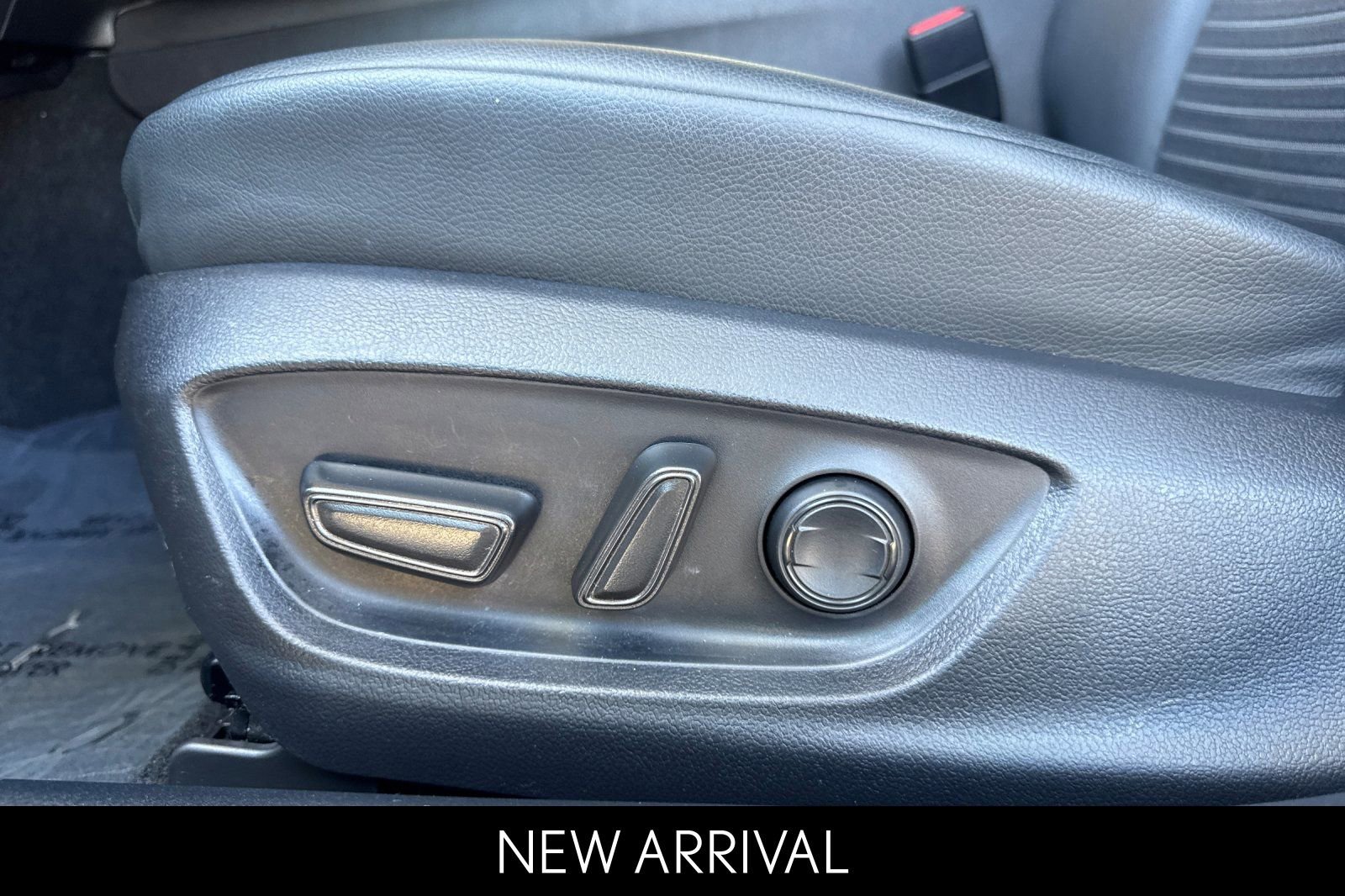 Used 2024 Toyota Camry SE w/ Convenience Package image 13