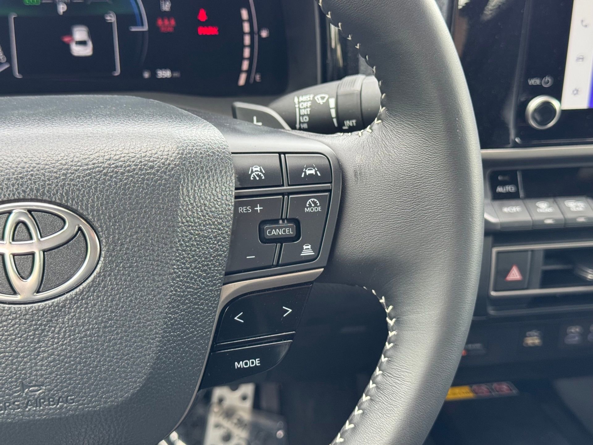 Used 2026 Toyota Camry SE FWD image 23