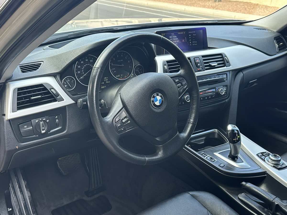 Used 2013 BMW 328i Sedan RWD image 25