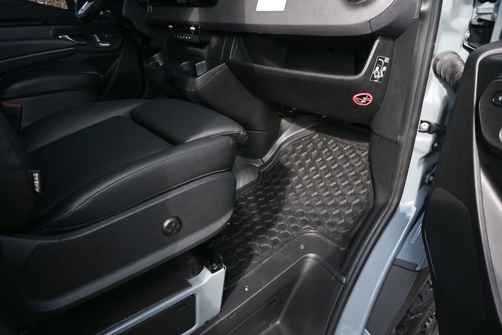 Used 2023 Mercedes-Benz Sprinter 2500 image 24