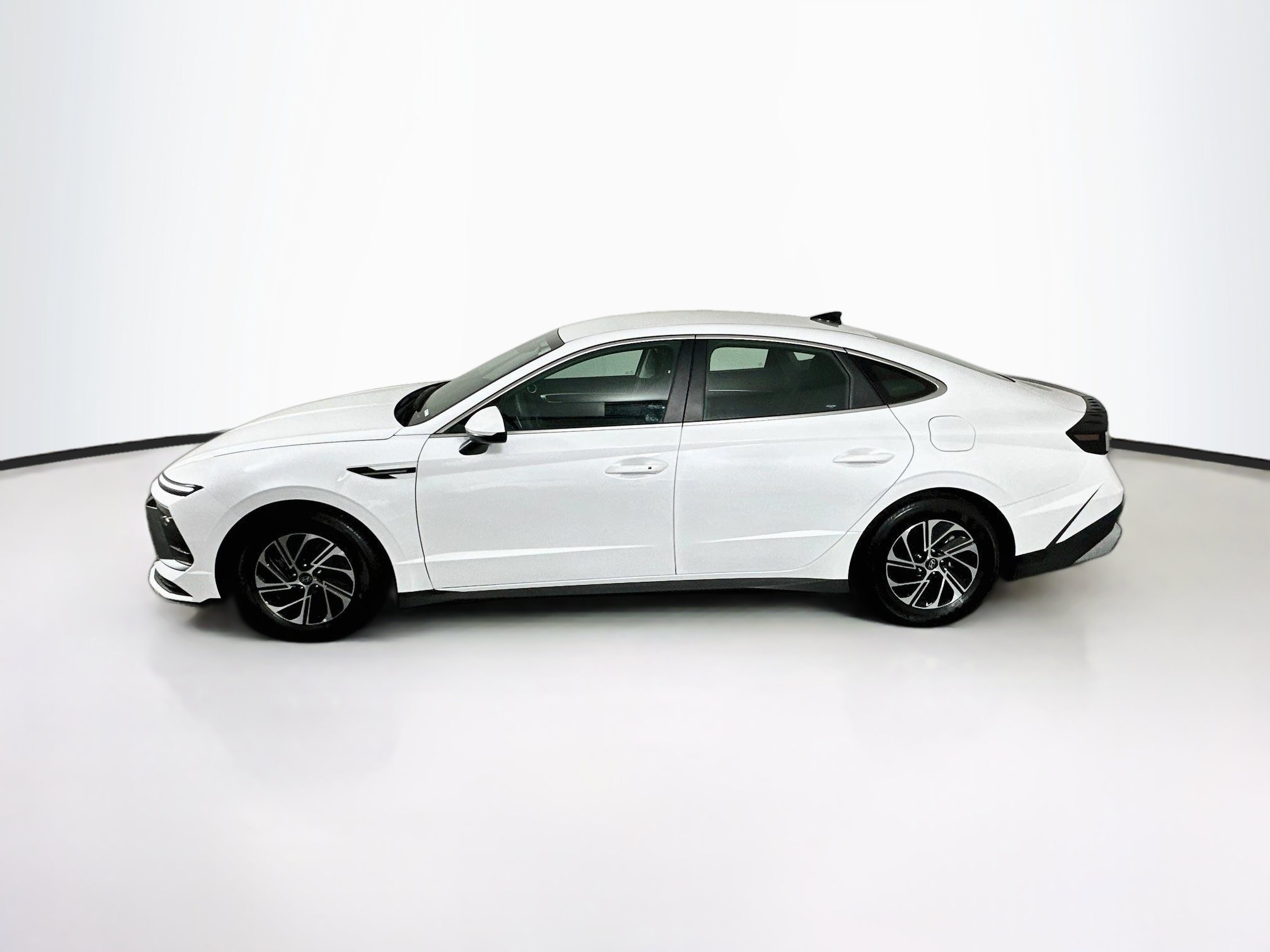 Used 2026 Hyundai Sonata Blue FWD image 4