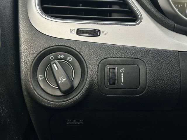 Used 2015 Dodge Journey SXT w/ Flexible Seating Group image 24