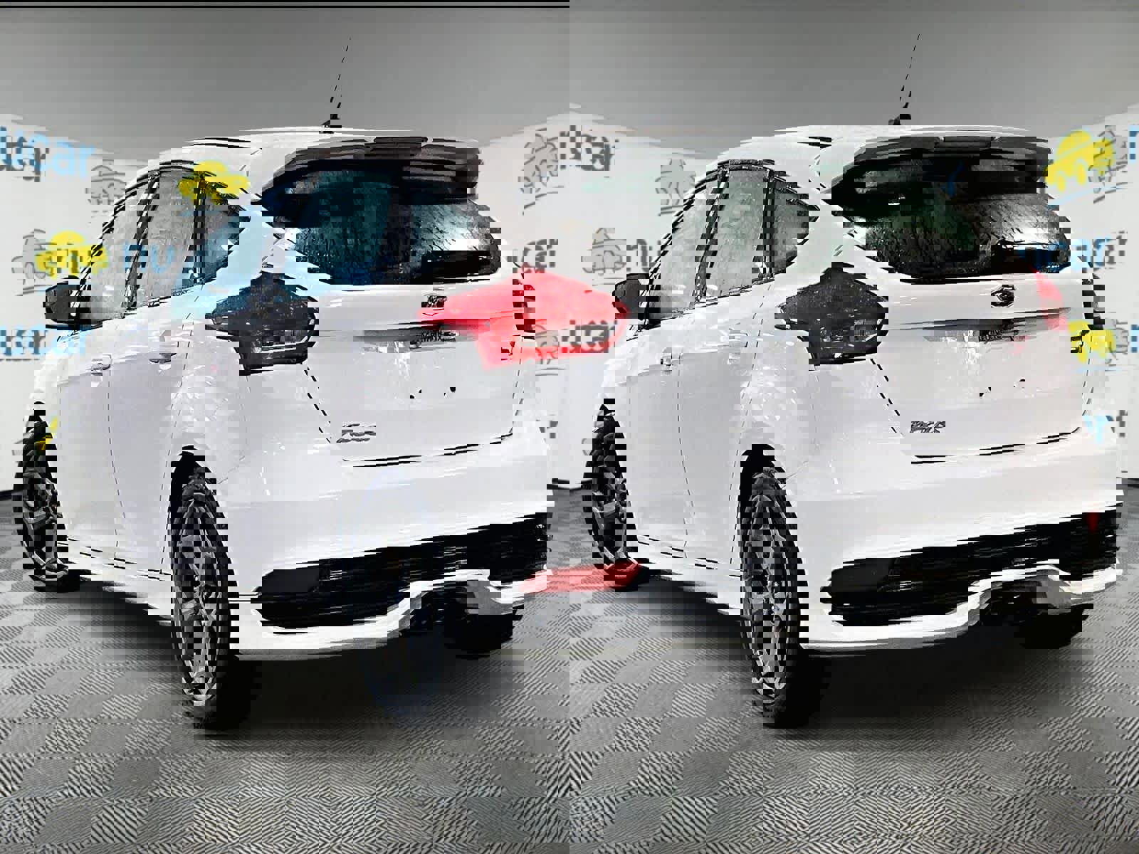 Used 2018 Ford Focus ST image 4