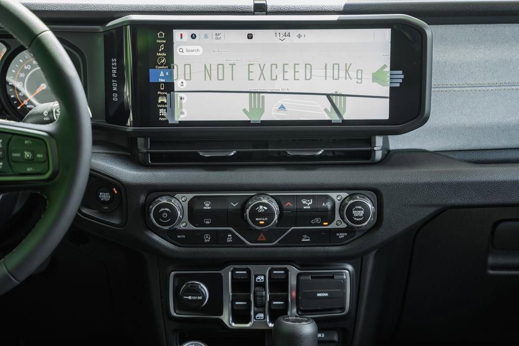 New 2025 Jeep Gladiator Sport AWD/4WD image 22