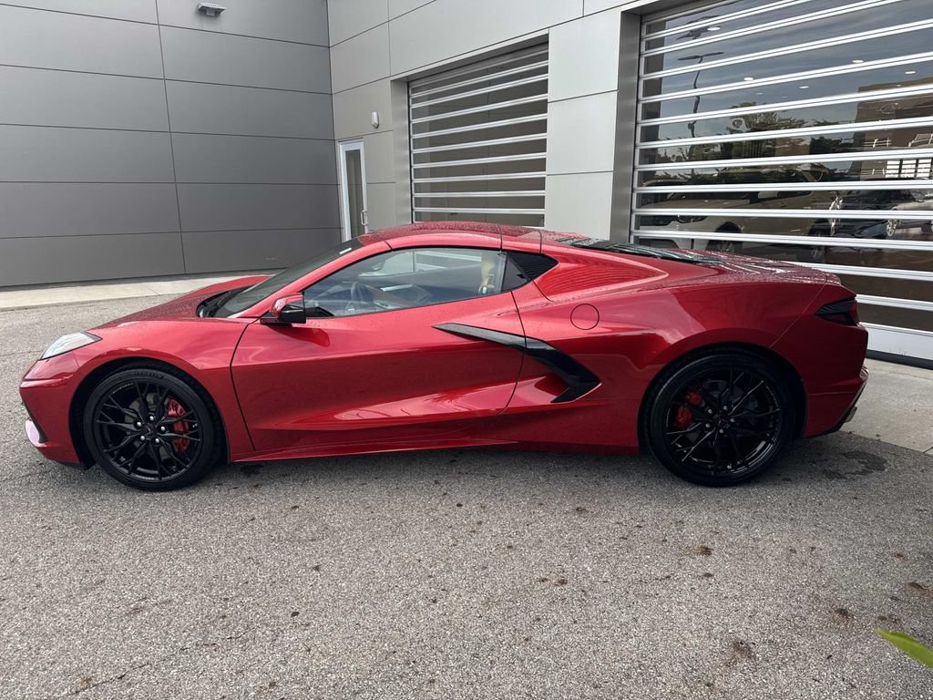 Used 2025 Chevrolet Corvette Stingray Premium Cpe w/ 3LT RWD image 4