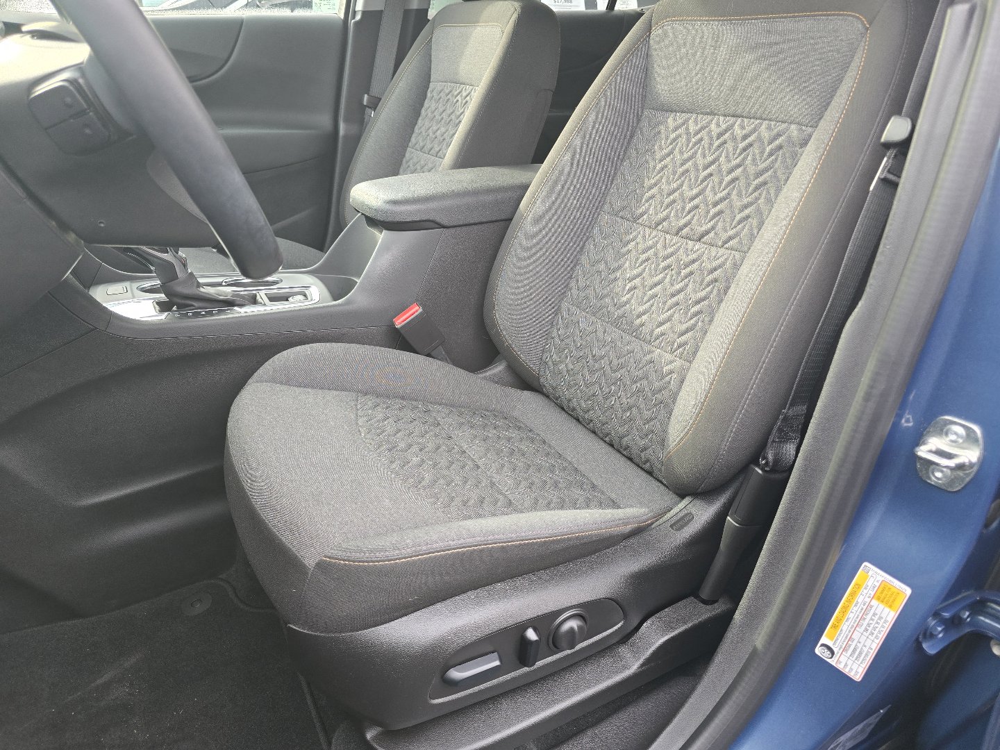 Used 2024 Chevrolet Equinox LT image 30
