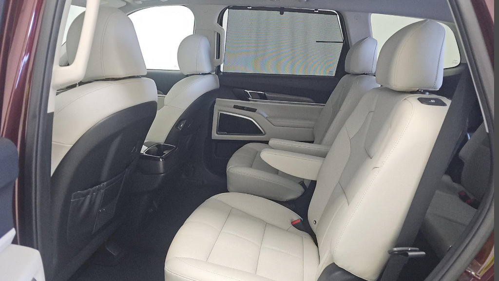 Used 2022 Kia Telluride EX w/ EX Premium Package FWD image 14
