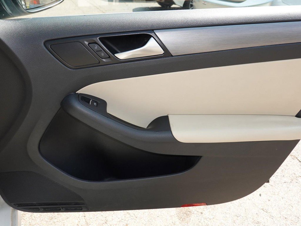 Used 2014 Volkswagen Jetta TDI FWD image 23