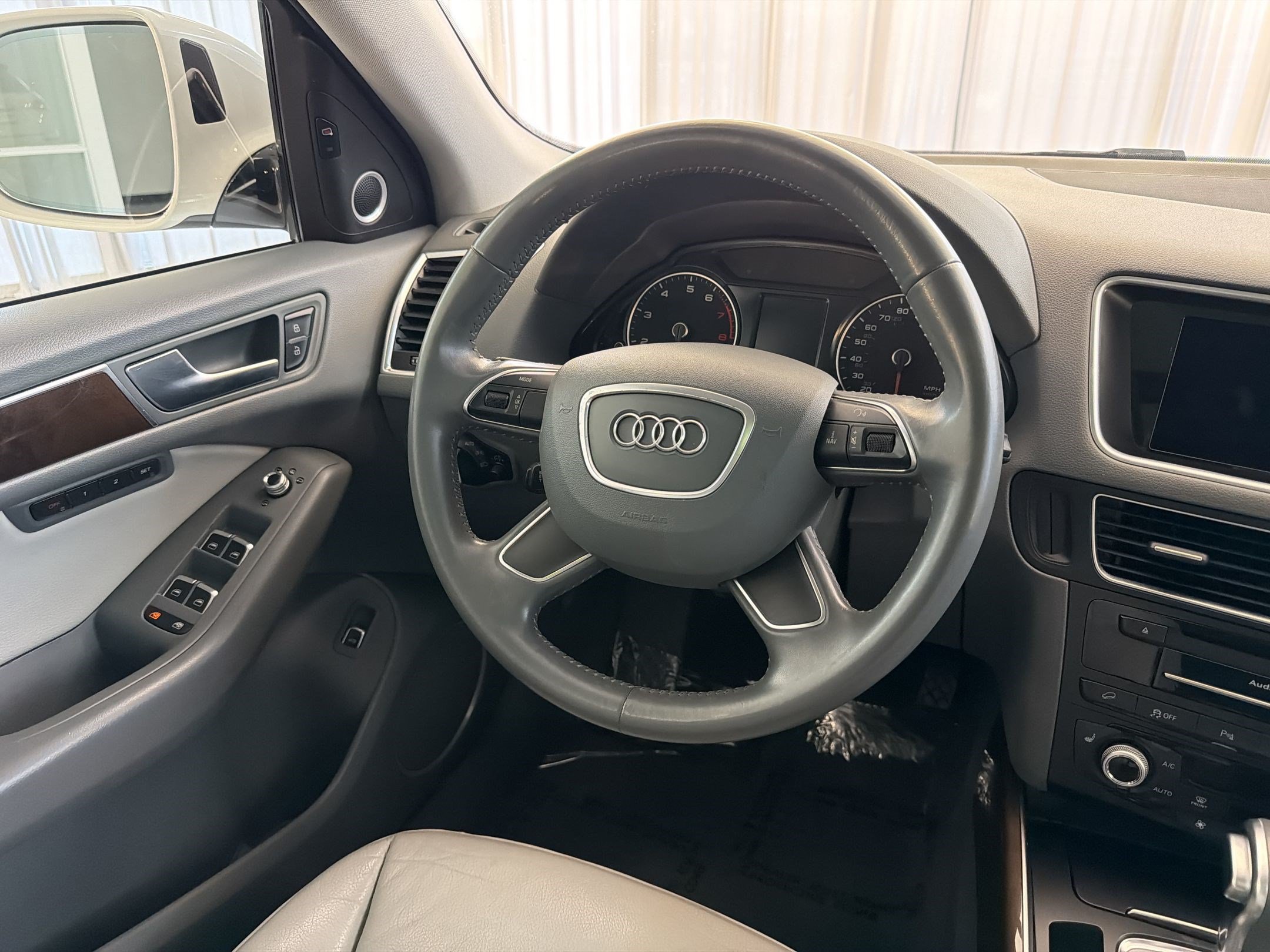 Used 2017 Audi Q5 2.0T Premium Plus w/ Technology Package AWD/4WD image 28