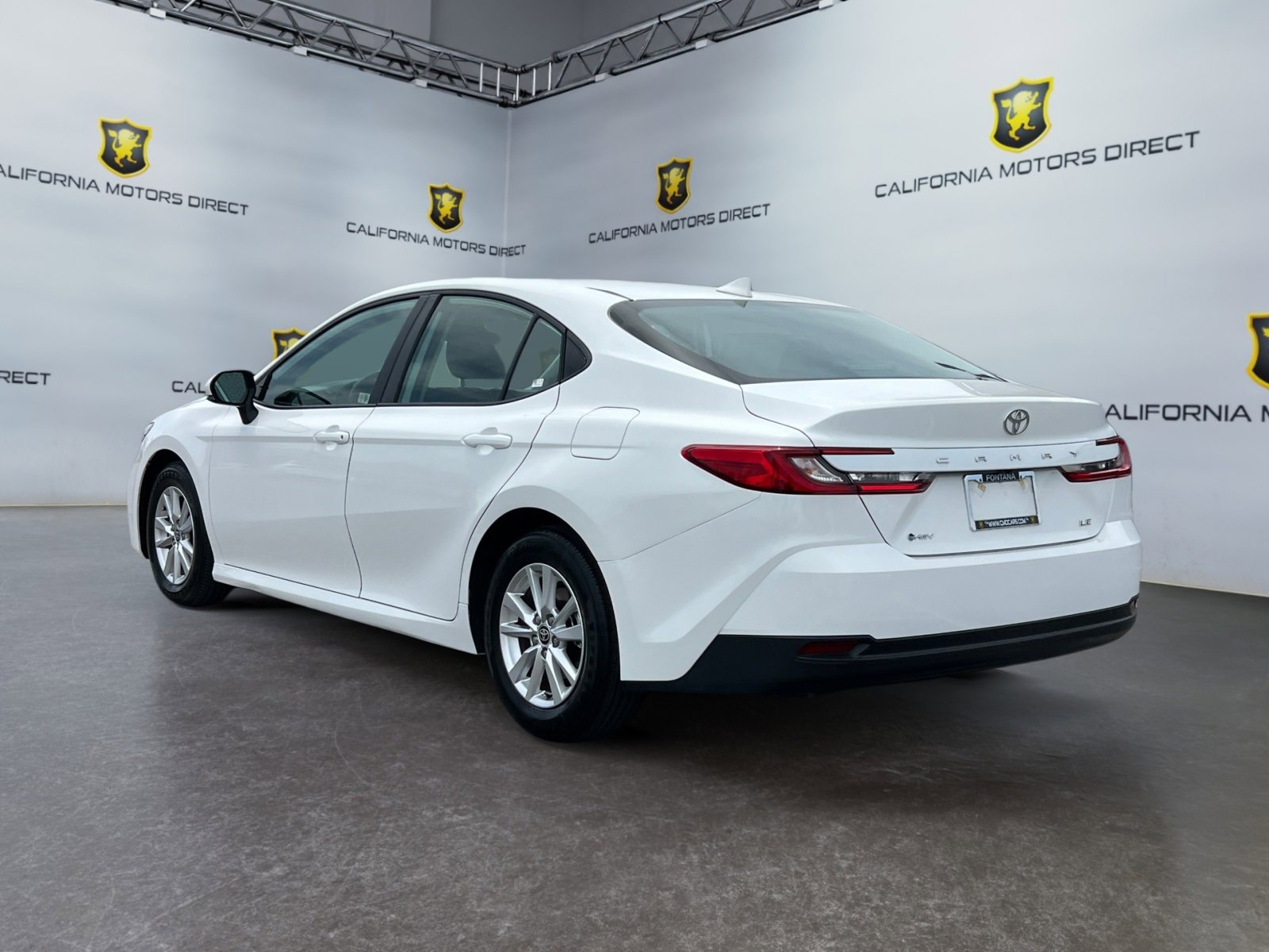 Used 2025 Toyota Camry LE image 3