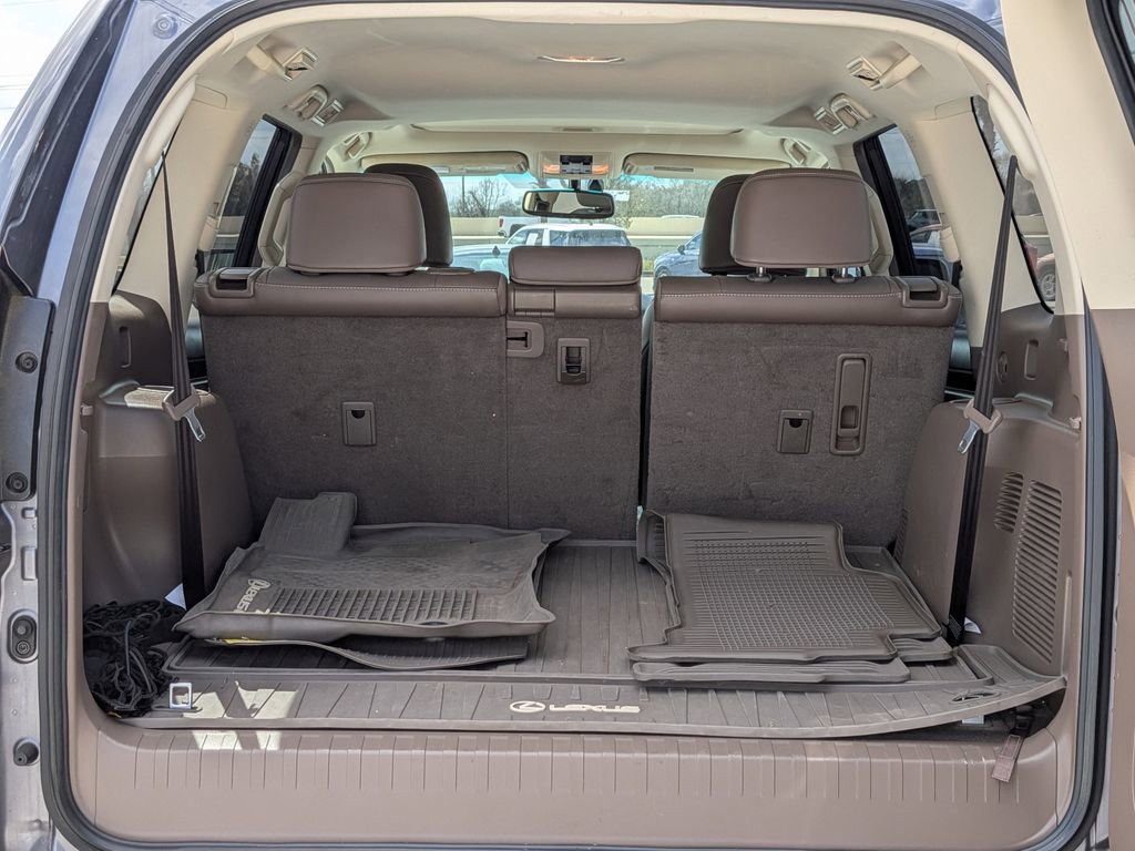 Used 2018 Lexus GX 460 Premium w/ Premium Package image 29