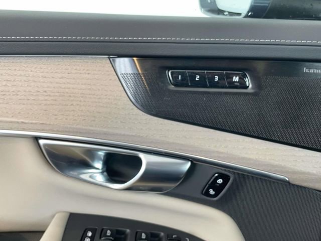 Used 2026 Volvo XC90 B5 Plus w/ Protection Package image 29