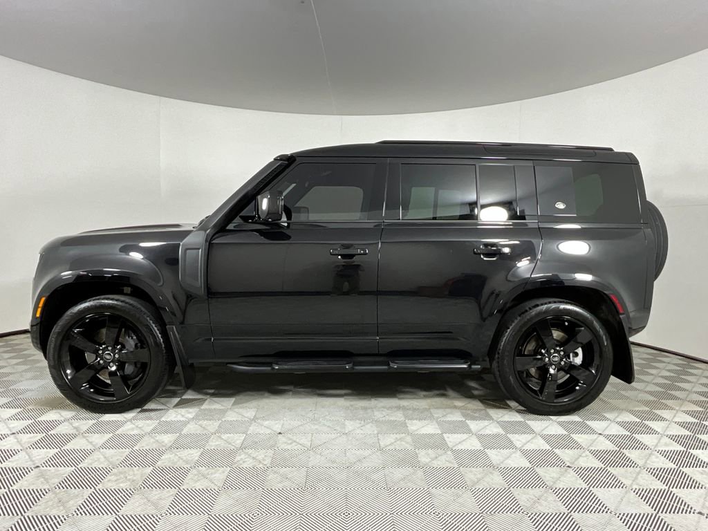 Certified 2024 Land Rover Defender 110 X-Dynamic SE AWD/4WD image 2