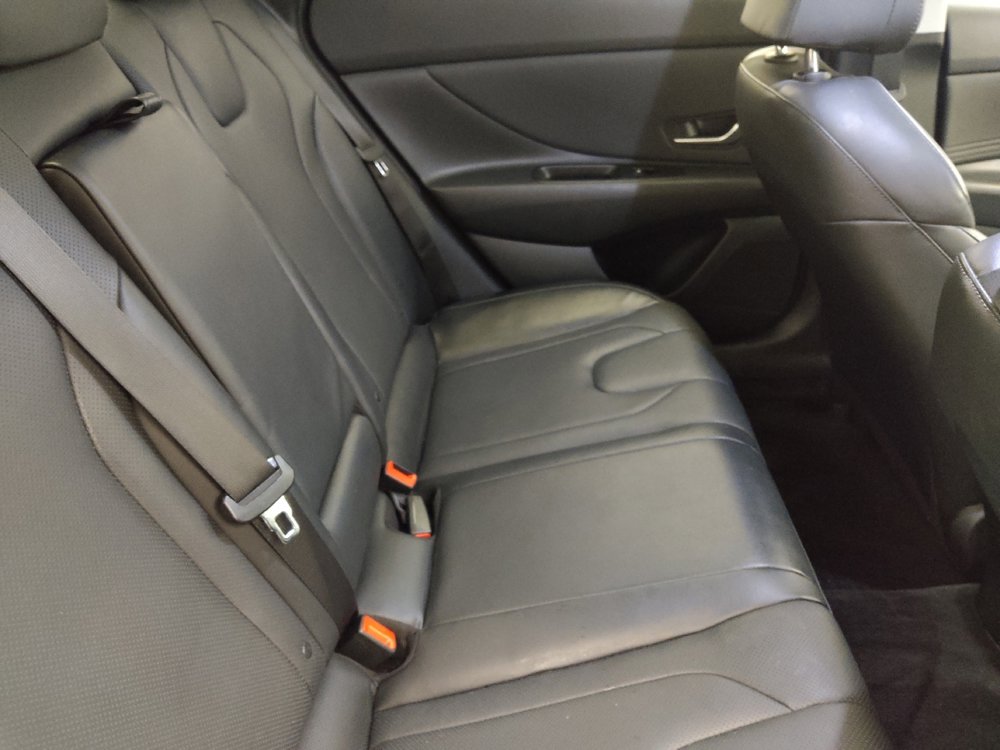 Used 2023 Hyundai Elantra Limited image 19