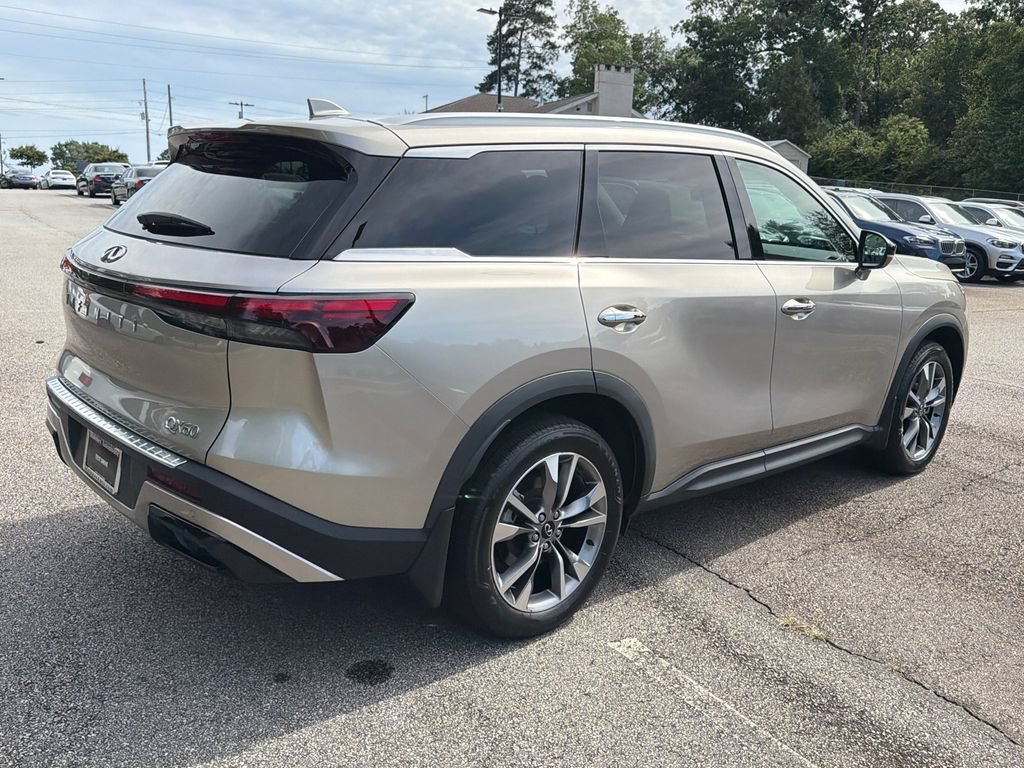 Used 2023 INFINITI QX60 Luxe w/ Cargo Package FWD image 7