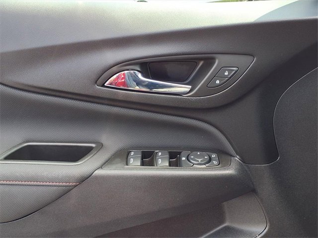 Used 2022 Chevrolet Equinox RS w/ Infotainment Package image 21