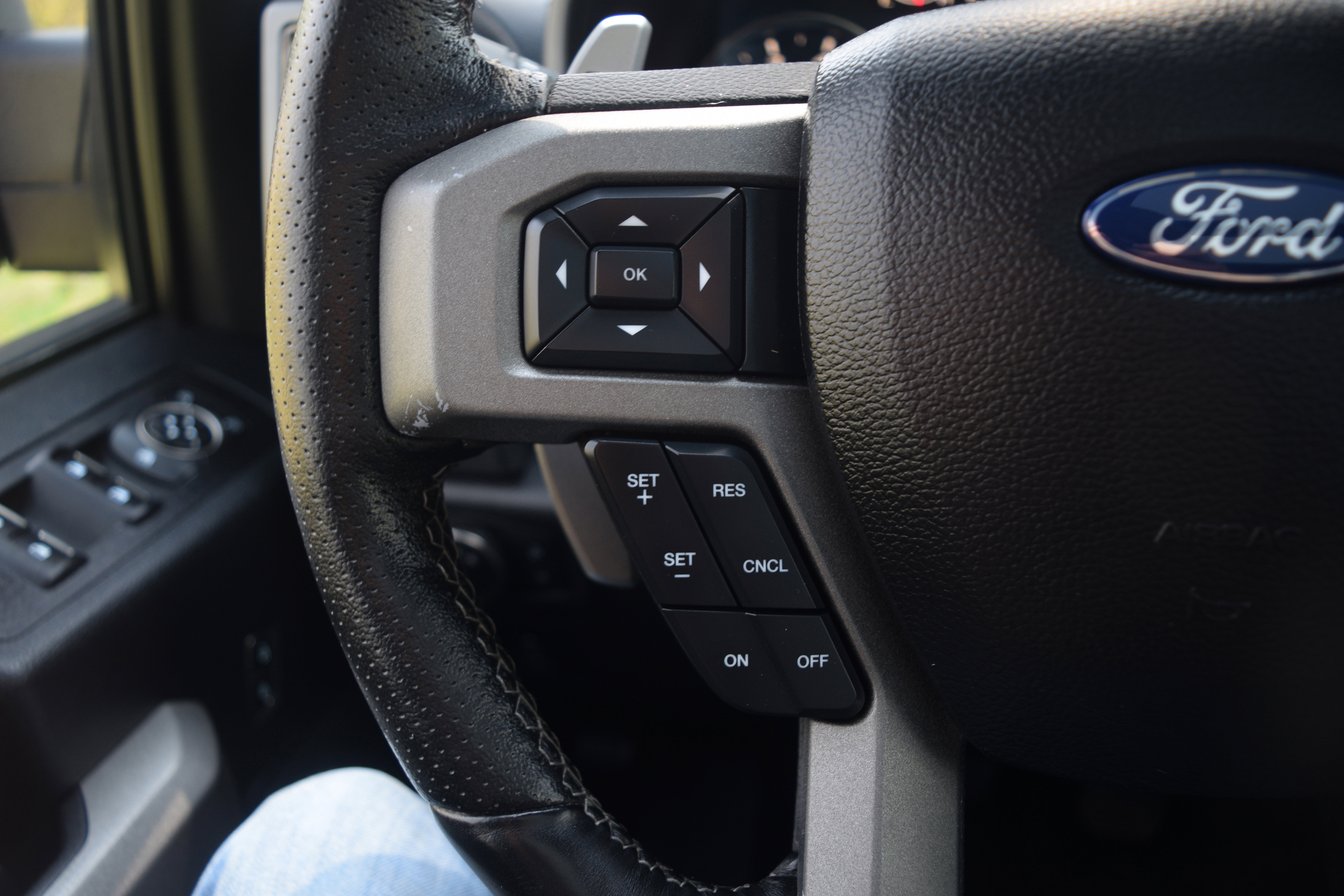 Used 2017 Ford F150 Raptor w/ Equipment Group 801A Mid image 6