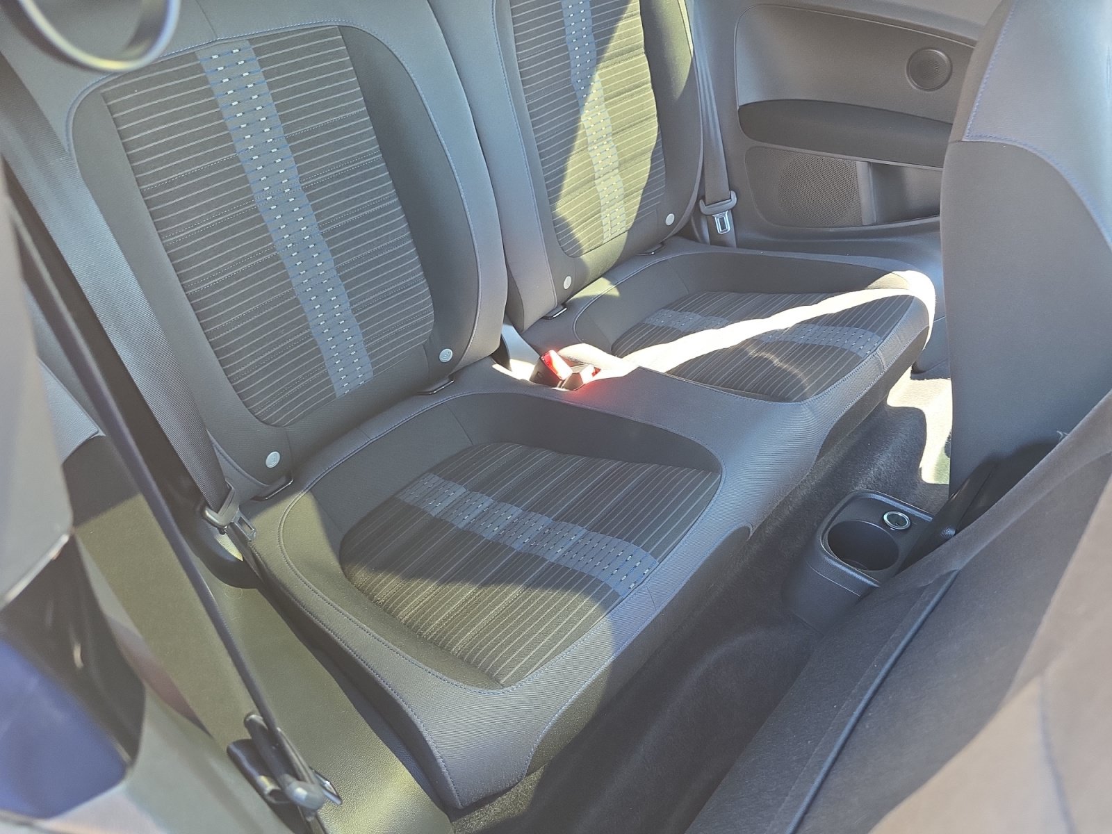 Used 2014 Volkswagen Beetle R-Line FWD image 18