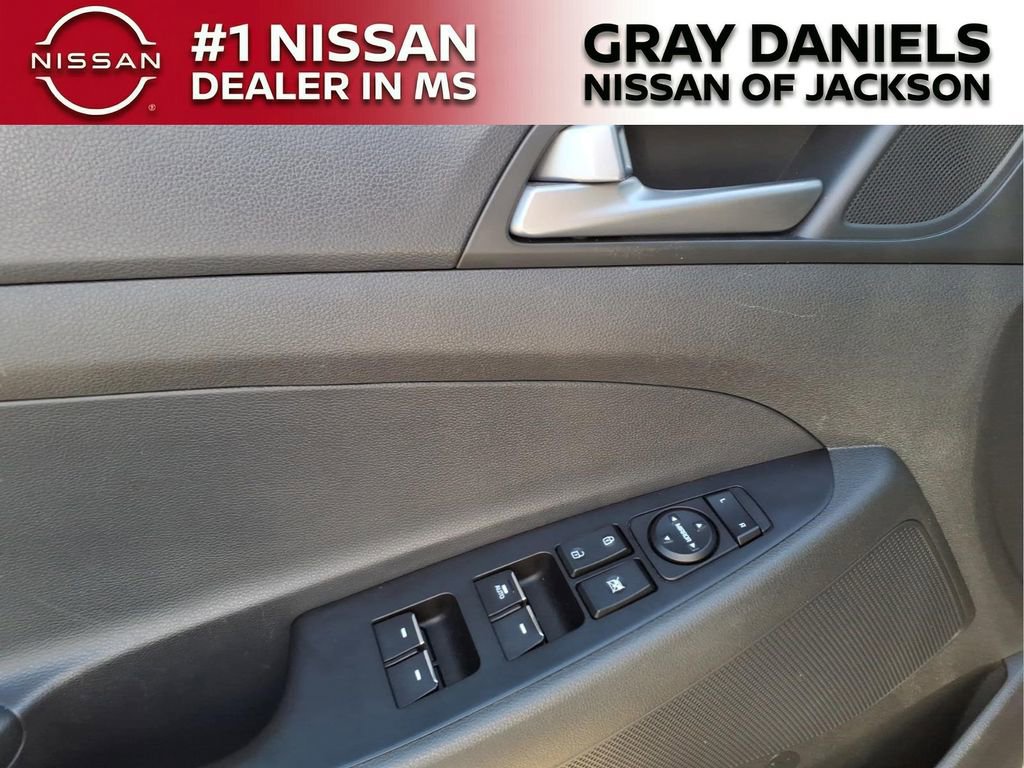 Used 2016 Hyundai Tucson Limited w/ Option Group 03 FWD image 12