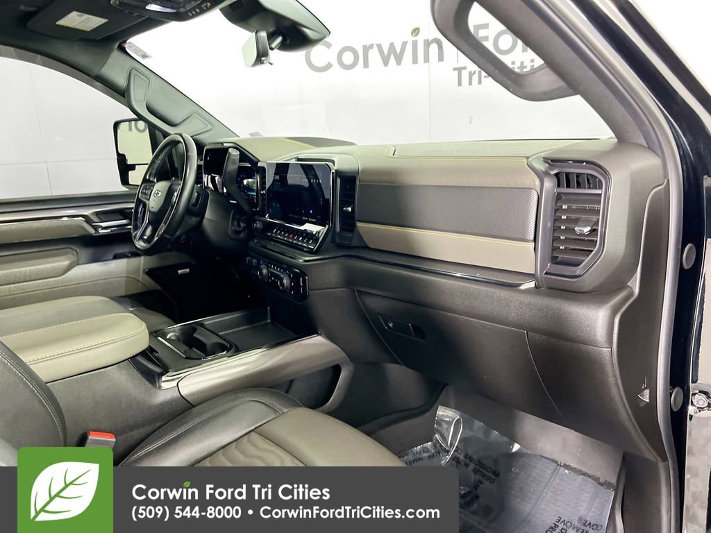 Used 2024 Chevrolet Silverado 2500 ZR2 w/ Technology Package image 30