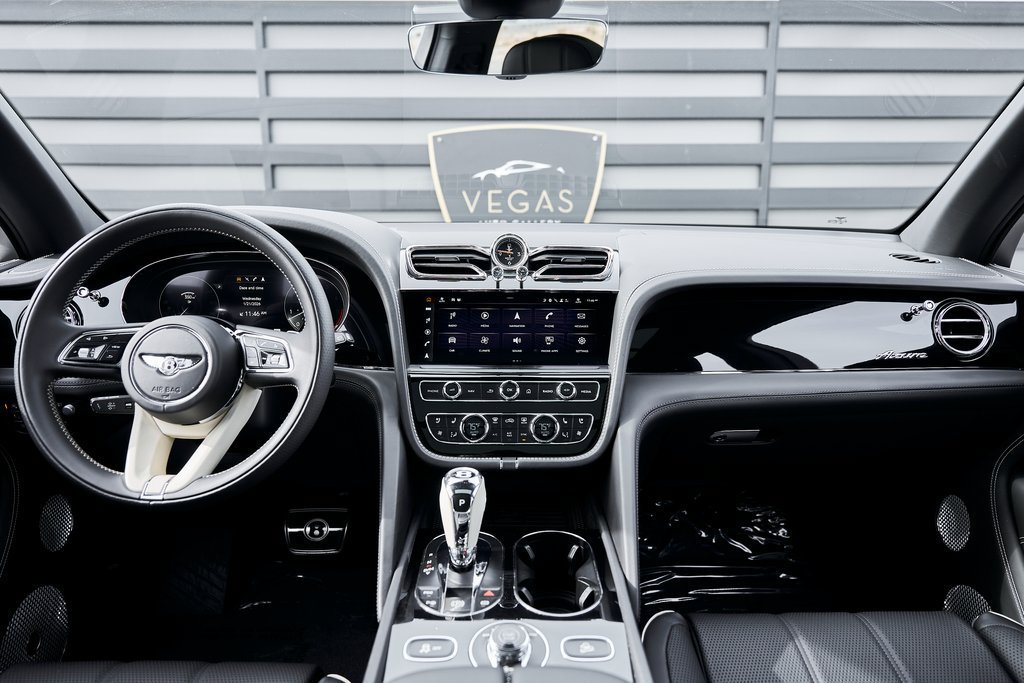 Used 2023 Bentley Bentayga Extended Wheelbase AWD/4WD image 55
