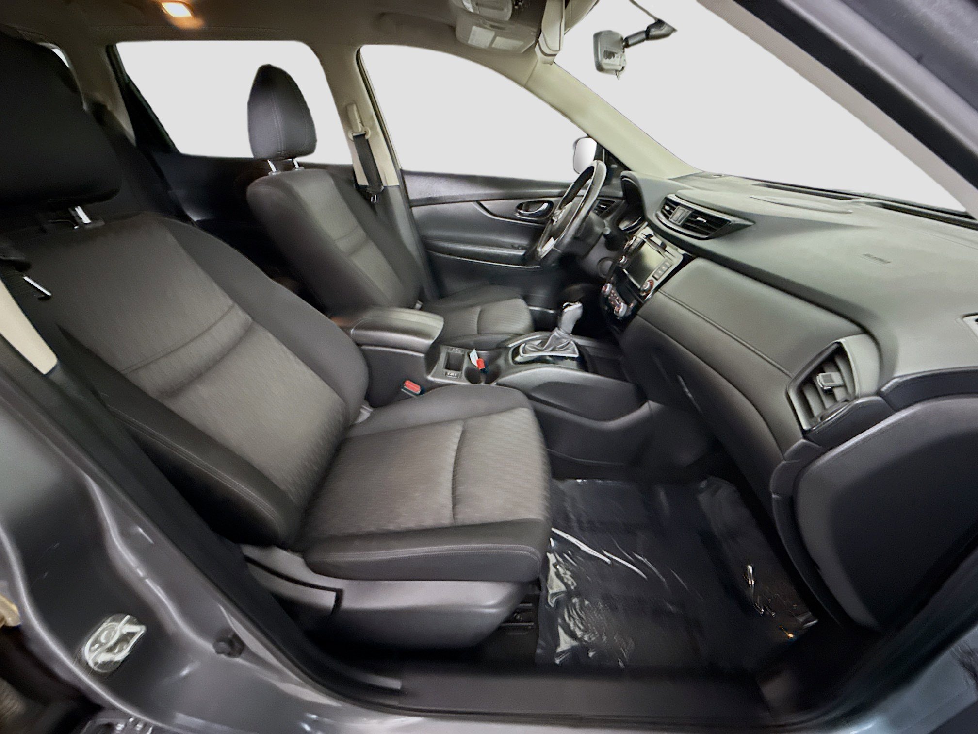 Used 2018 Nissan Rogue SV w/ Sun & Sound Touring Package image 29
