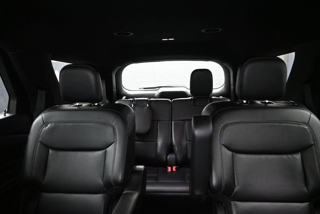 Used 2020 Ford Explorer XLT w/ Equipment Group 202A RWD image 13