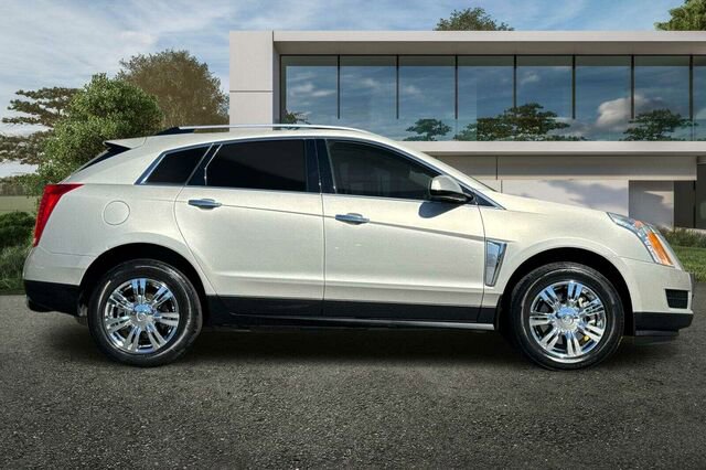 Used 2013 Cadillac SRX Luxury w/ Driver Awareness Package image 3