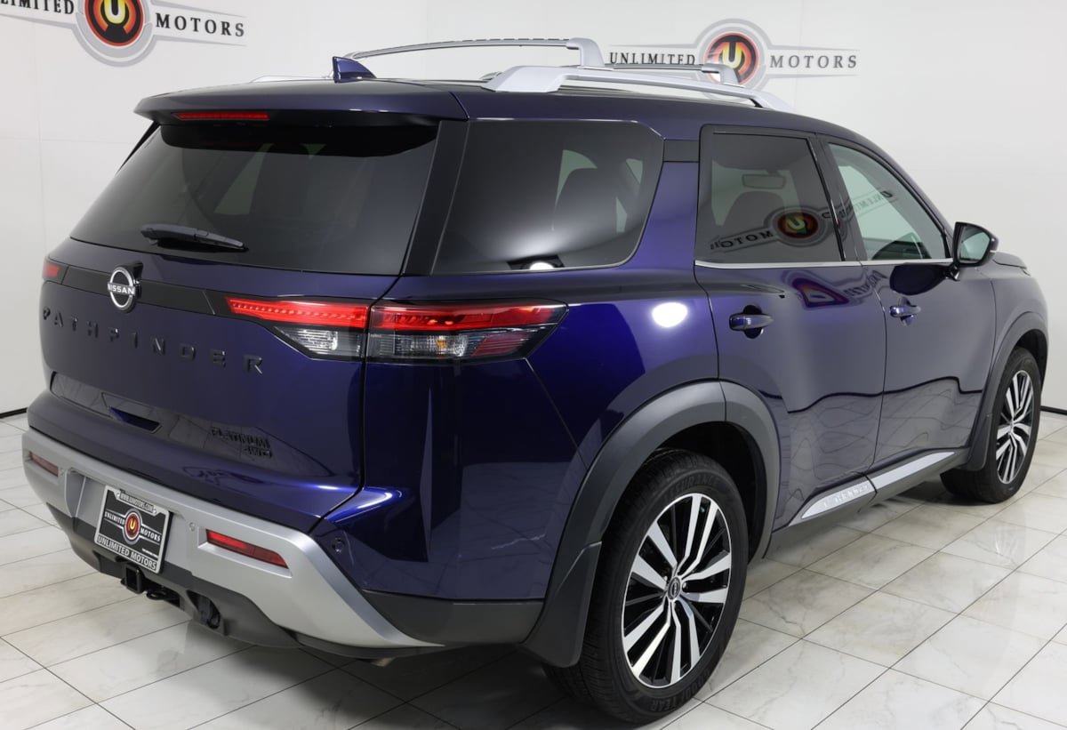 Used 2023 Nissan Pathfinder Platinum AWD/4WD image 3