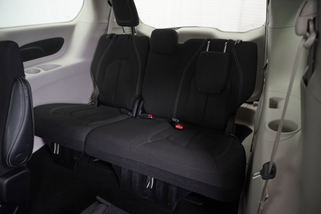 Certified 2023 Chrysler Voyager LX FWD image 20