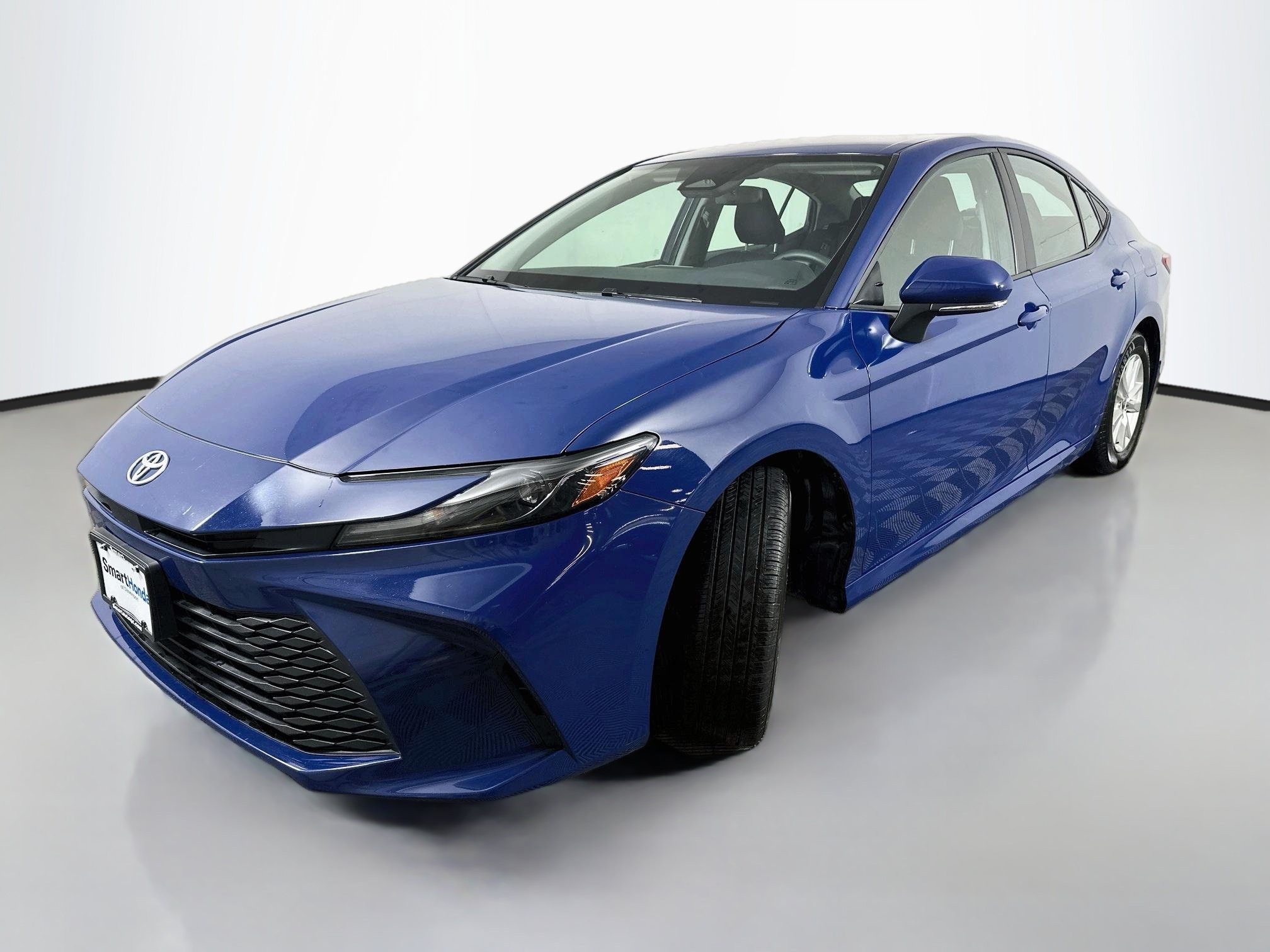 Used 2025 Toyota Camry LE FWD image 3