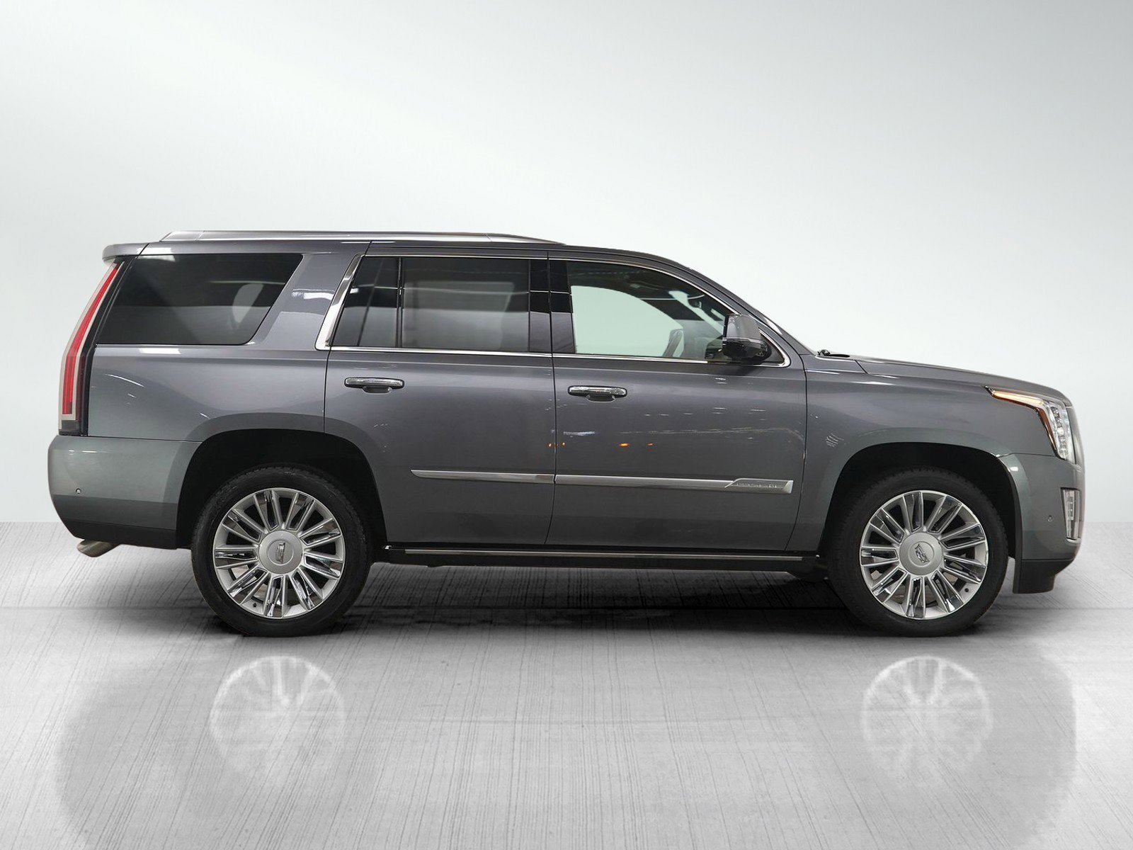 Used 2019 Cadillac Escalade Platinum image 6