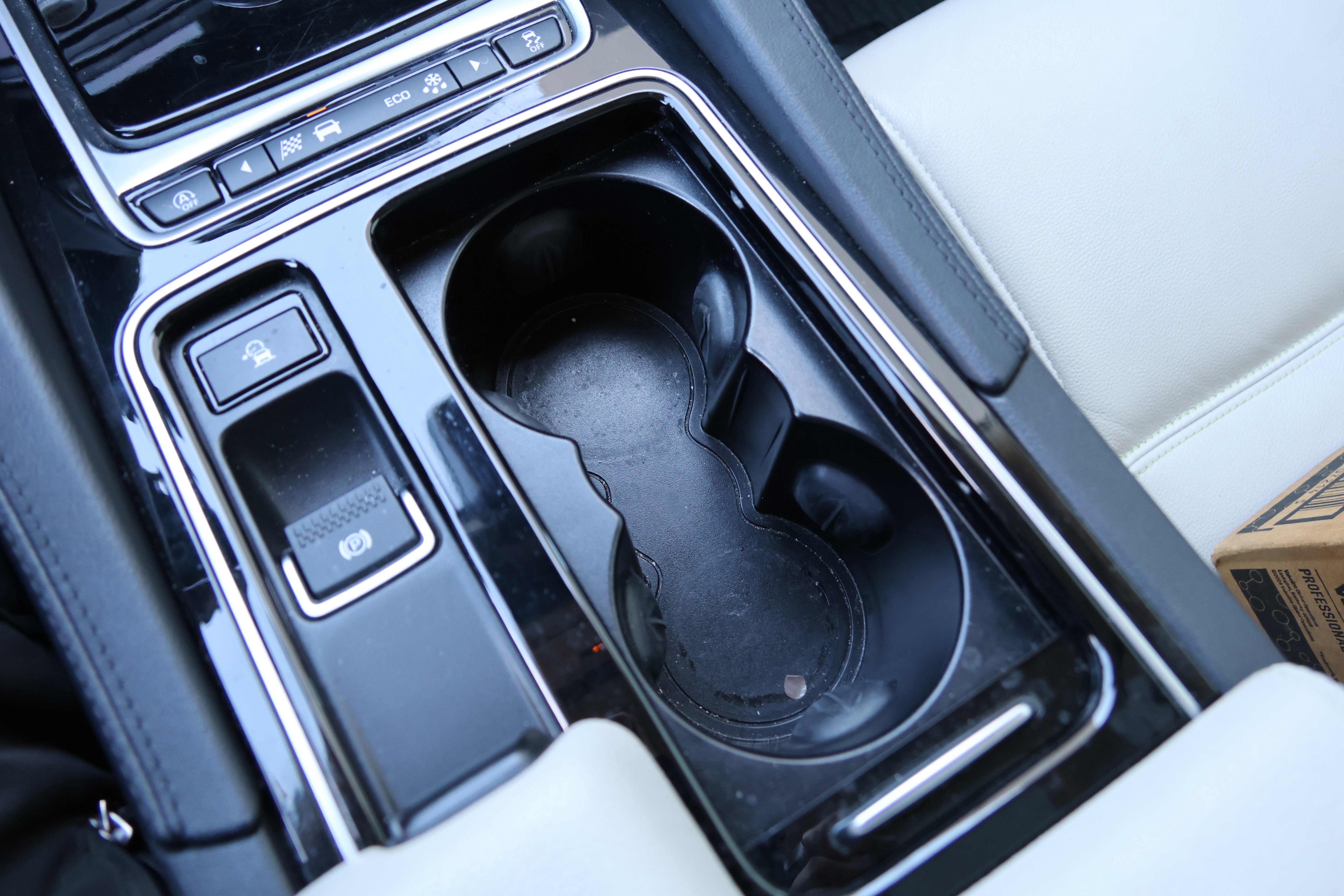 Used 2020 Jaguar F-PACE Prestige image 29