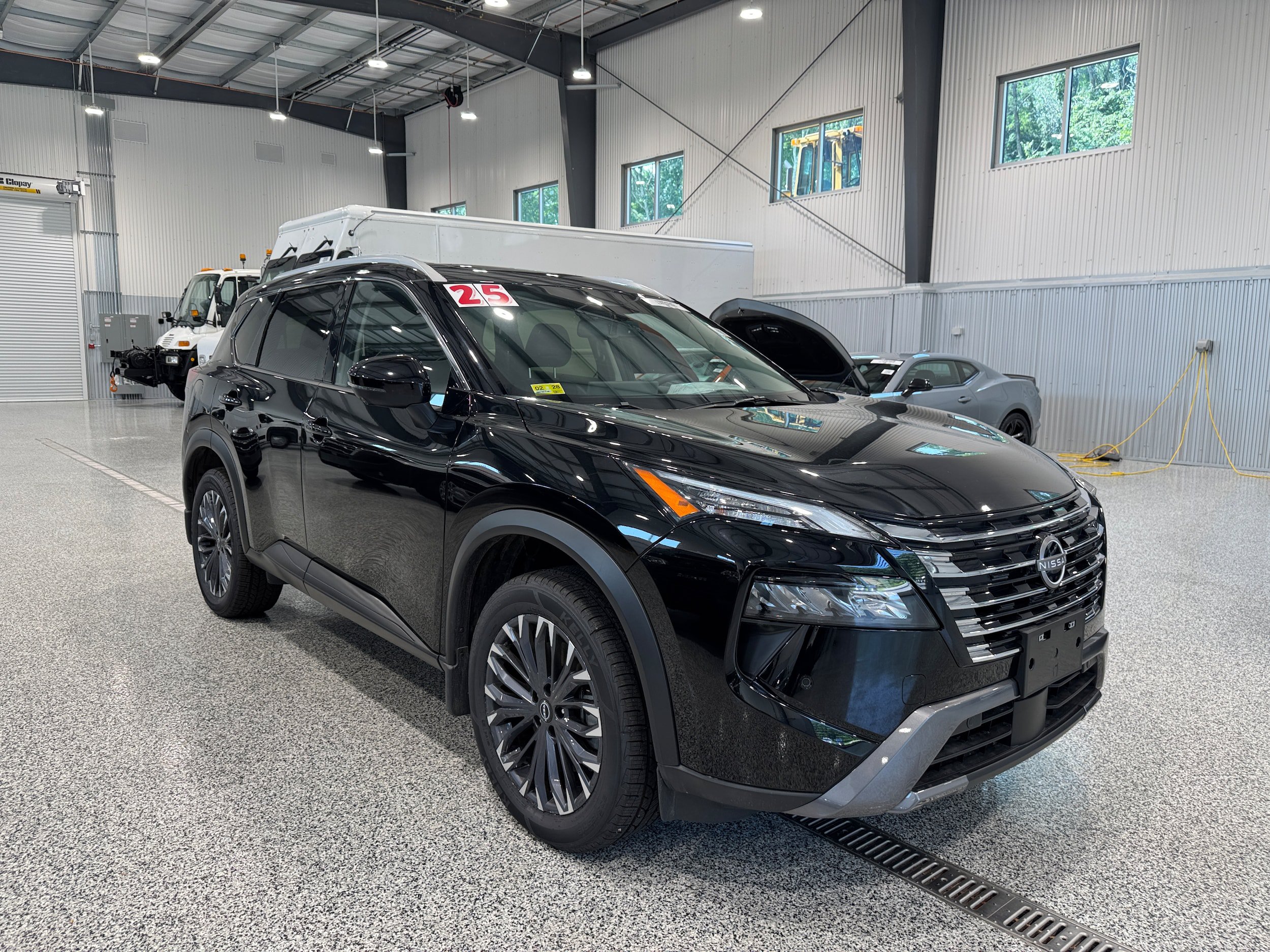 Used 2025 Nissan Rogue SL w/ Tech Package AWD/4WD image 3