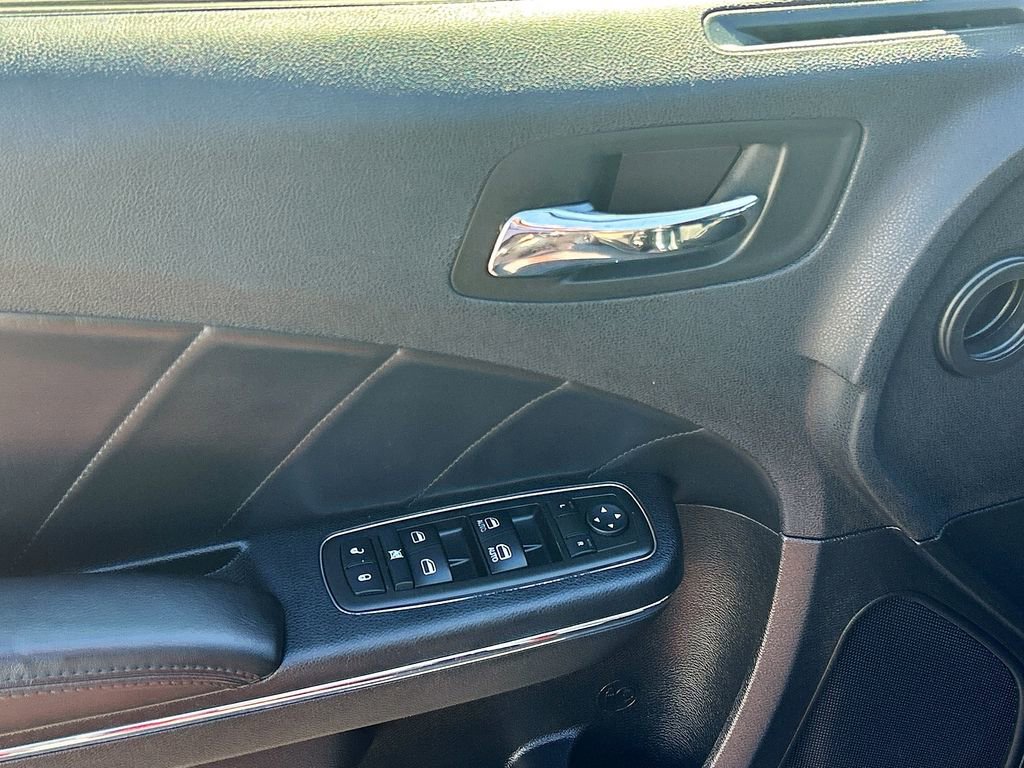 Used 2014 Dodge Charger R/T w/ Blacktop Package RWD image 18
