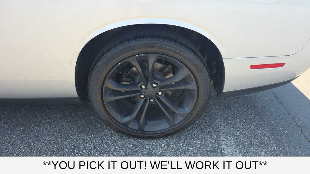 Used 2022 Dodge Challenger SXT RWD image 10