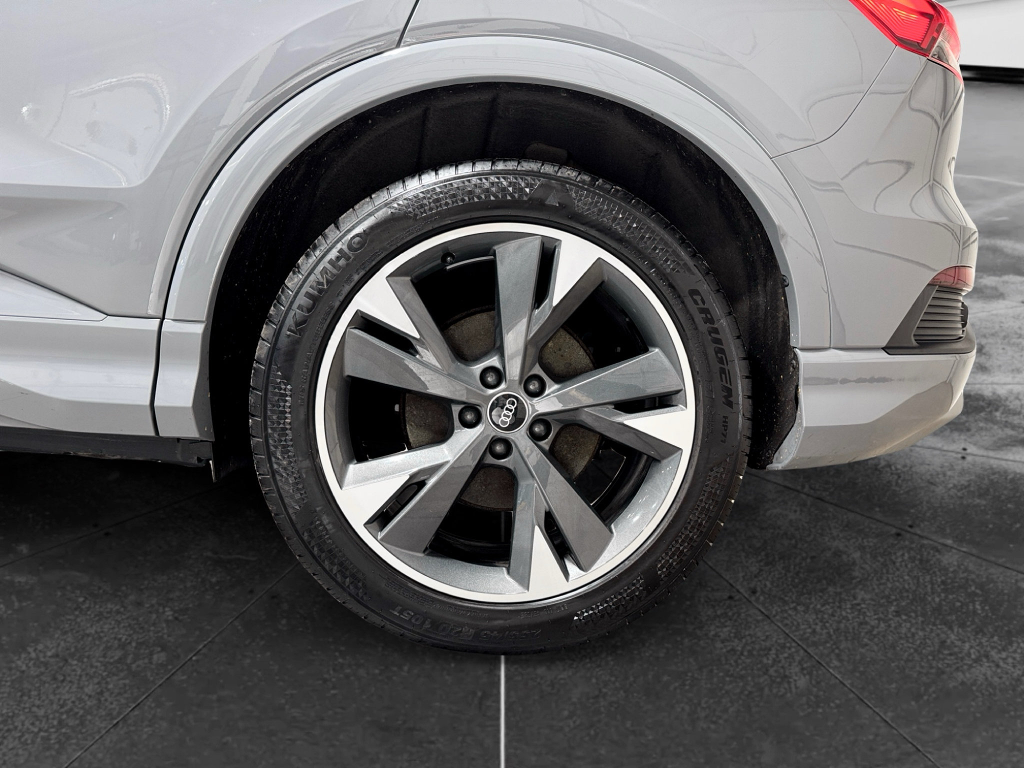 Used 2022 Audi Q4 e-tron Premium Plus AWD/4WD image 32