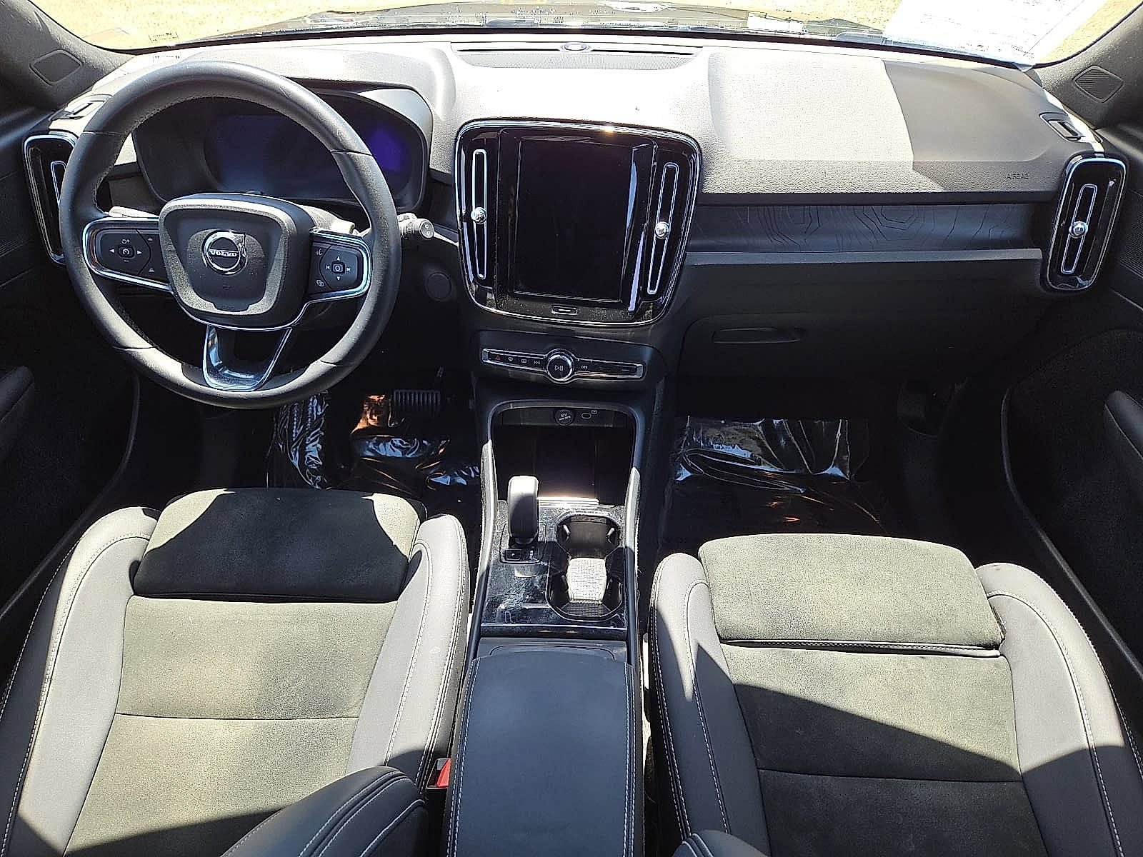 Certified 2023 Volvo XC40 Recharge Plus AWD/4WD image 17