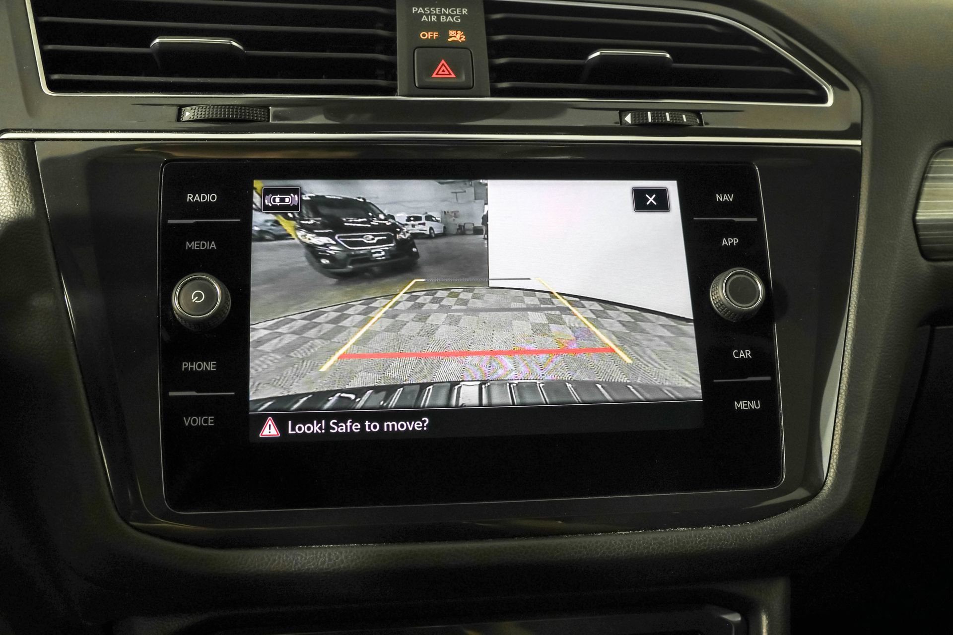 Used 2023 Volkswagen Tiguan SEL R-Line AWD/4WD image 8
