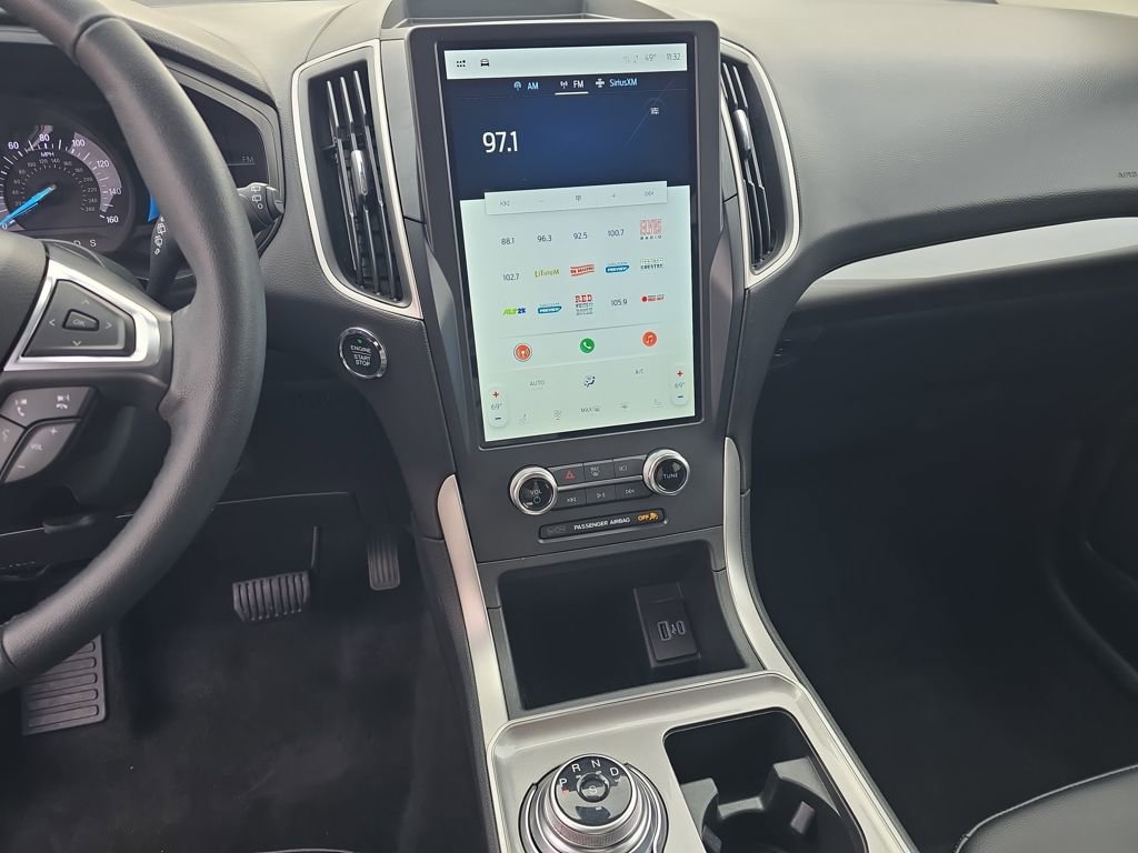 Used 2024 Ford Edge SEL image 18