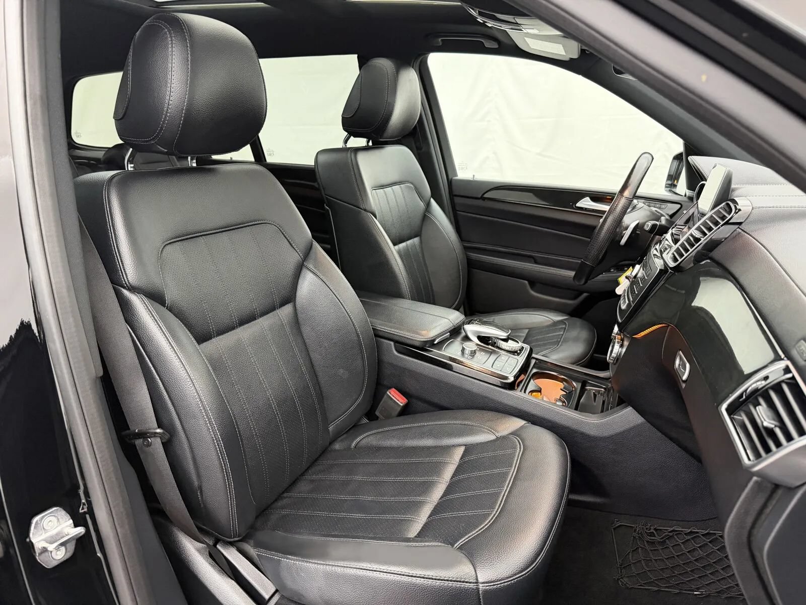 Used 2018 Mercedes-Benz GLS 450 4MATIC image 32
