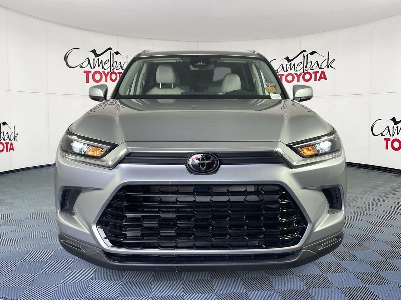 Used 2025 Toyota Grand Highlander FWD image 3