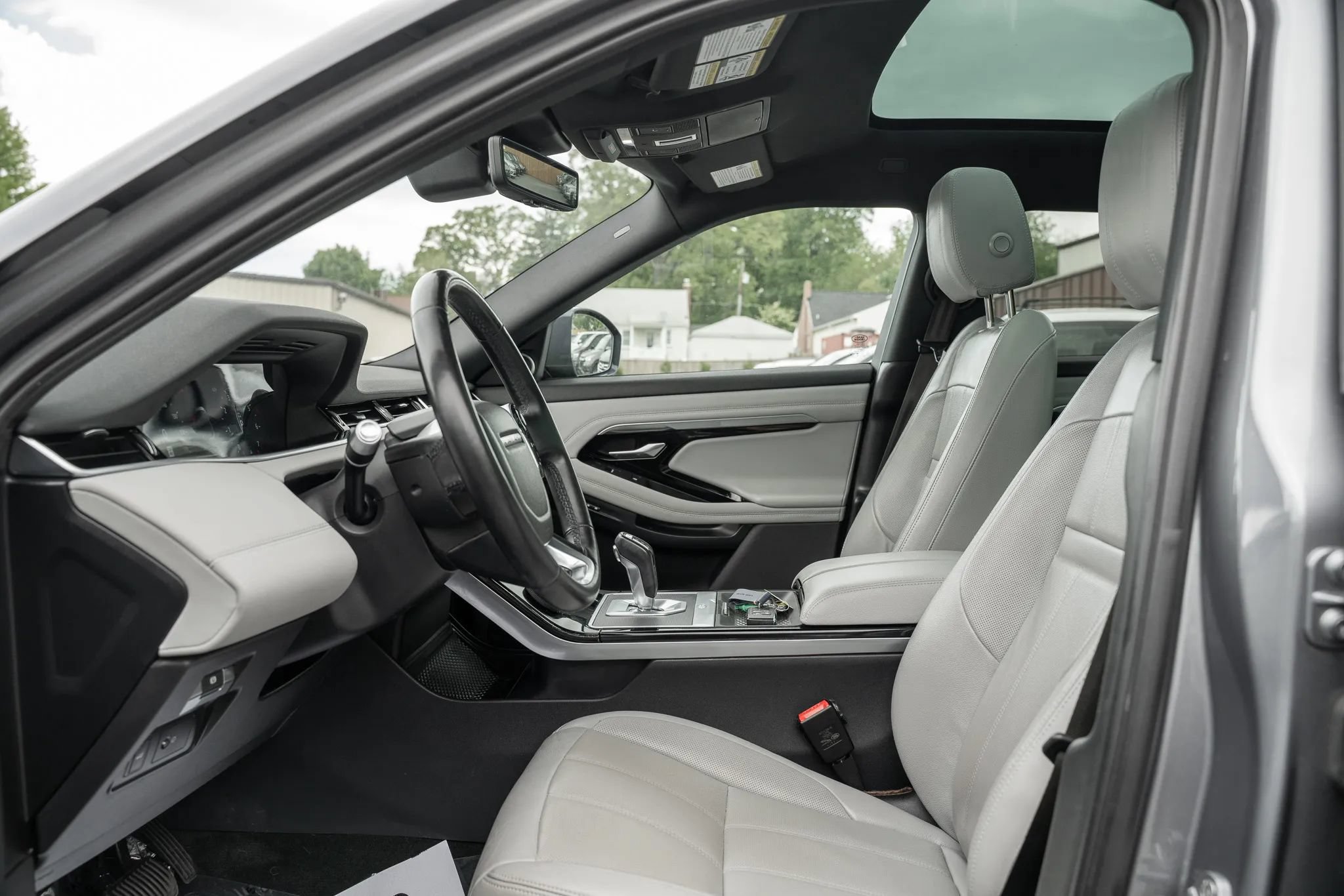 Used 2020 Land Rover Range Rover Evoque SE AWD/4WD image 7